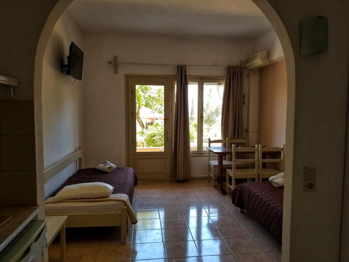 Mirabello Hotel Apartments Dassia  Bagian luar foto