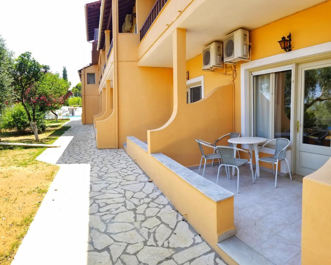 Mirabello Hotel Apartments Dassia  Bagian luar foto