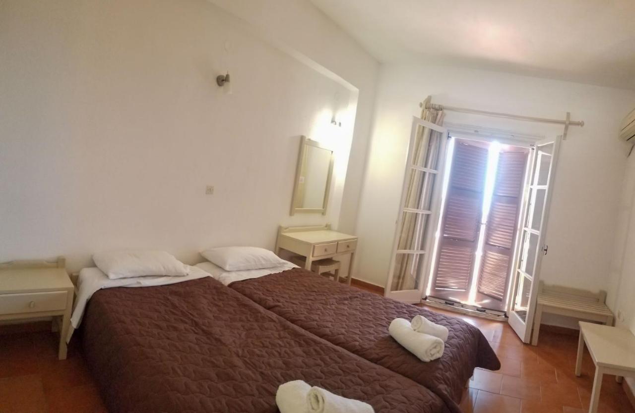 Mirabello Hotel Apartments Dassia  Bagian luar foto